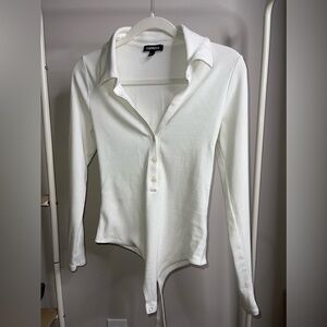 Express white v-neck collar bodysuit size M